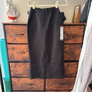 GU Black Women’s sweat skirt mid - Classic Everyday Style